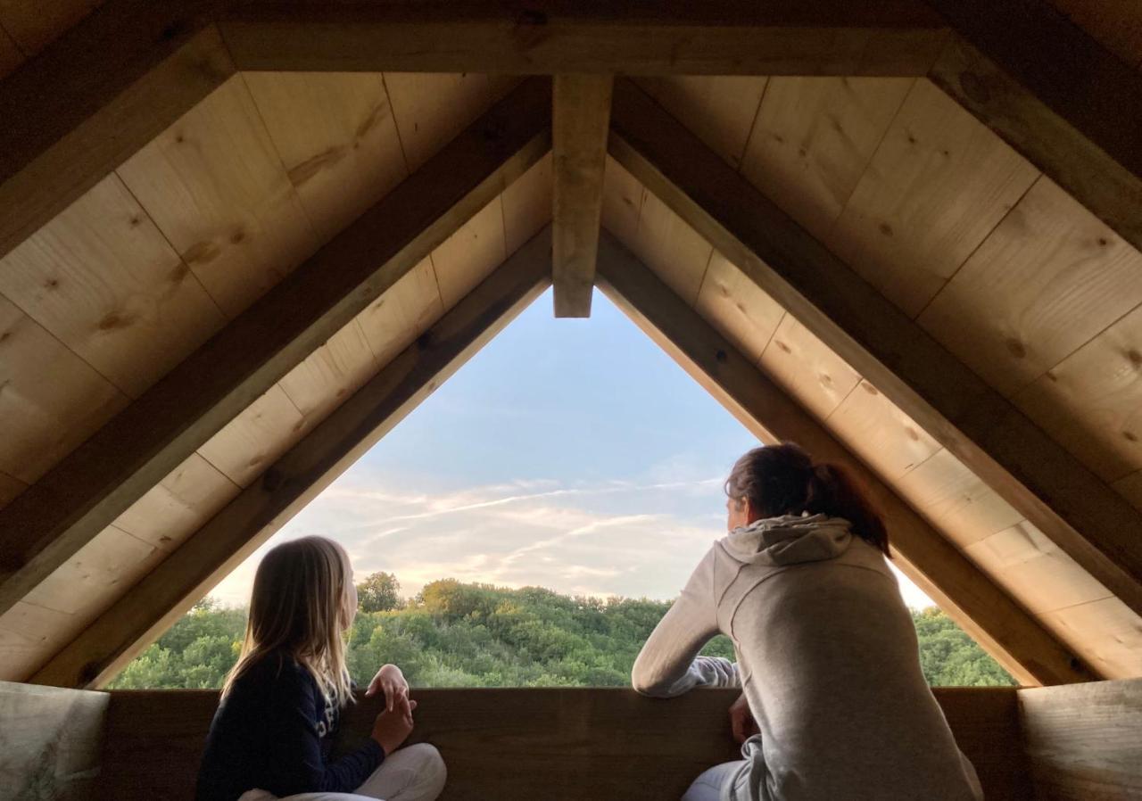 Cabane Bivouac Avec Echelle A L'Ombre Des Chenes Idrac-Respailles Buitenkant foto